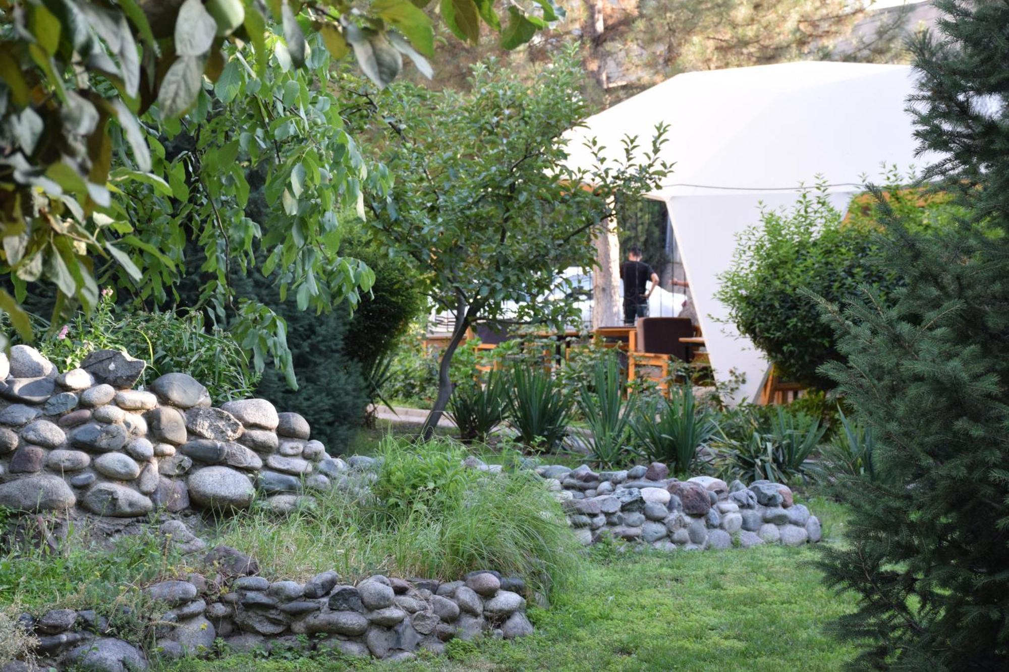 Silk Road Lodge Biszkek Zewnętrze zdjęcie
